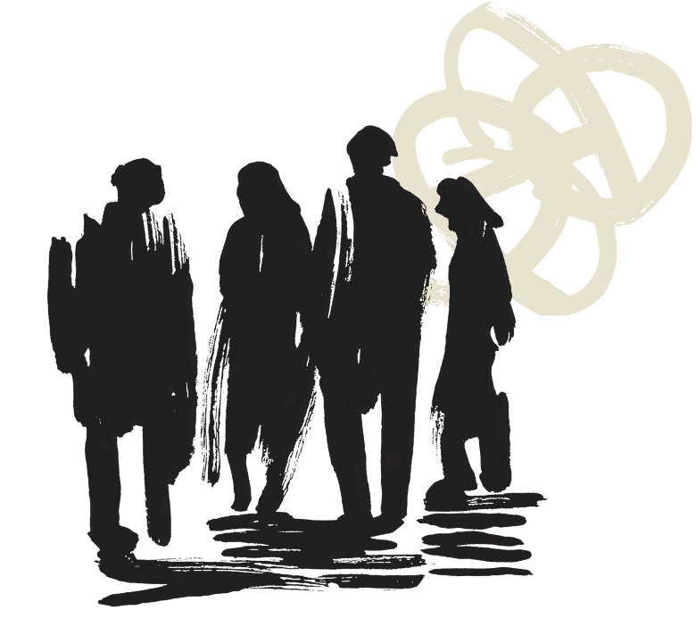 cuatro personas caminando juntas